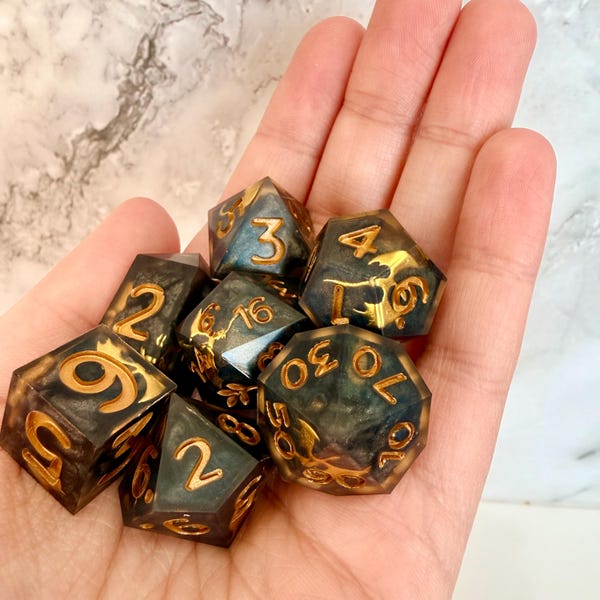 Dados de resina poliédrica hechos a mano de dragón de bronce para juegos de rol de mesa (Dungeons and Dragons, D&D, Pathfinder y más)