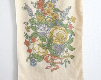 Flower Bouquet Hand Towel, Vintage Lady Pepperell