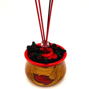 Essential Oil Reed Diffuser, Handmade Wood and Resin.