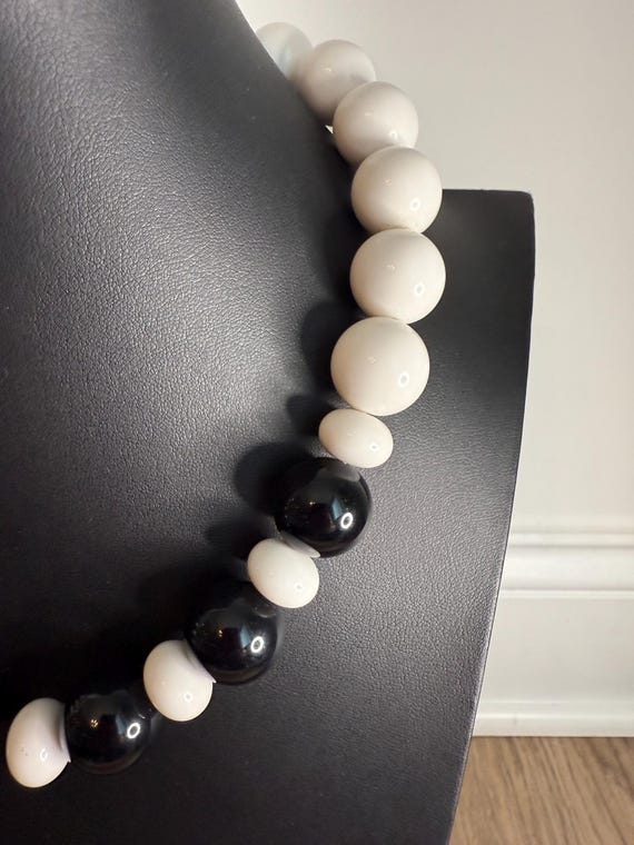 Vintage 1970s MONET Black & White Beaded Necklace - image 4
