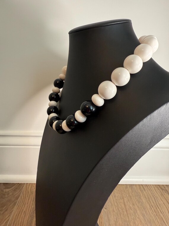 Vintage 1970s MONET Black & White Beaded Necklace - image 3