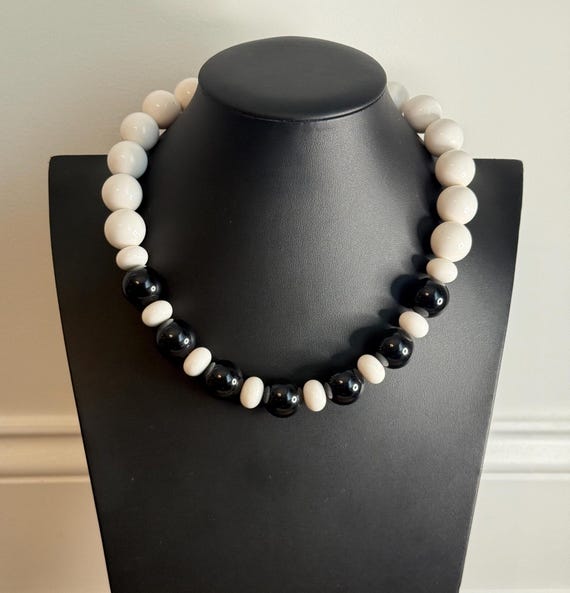 Vintage 1970s MONET Black & White Beaded Necklace - image 7