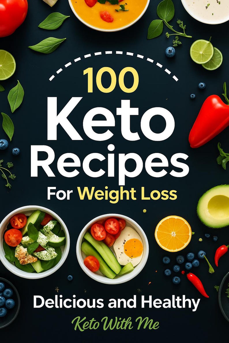 Pu&ograve; includere: Uno sfondo scuro con il testo "100 Ricette Keto Per la Perdita di Peso". L'immagine presenta ciotole di cibo, prodotti freschi come pomodori, cetrioli e mirtilli e il testo "Delicious and Healthy Keto With Me."