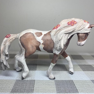 Custom Schleich Horse Repaint - Pinto Horse - Beige and White Spotted Mare