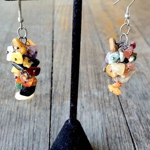 Vintage Natural Mixed Stone Gemstone Rough Chip Cluster Silver Dangle Drop Earrings.