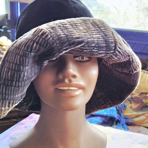 Vintage SJ Maughan of London Crushed Velvet Bucket Hat Brown Made in England Women main image 3