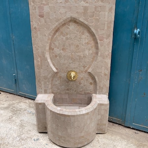 Fuente de mosaico marroquí hecha a mano / Fuente de pared exterior de zellige / Fuente de agua tradicional para jardín morisco