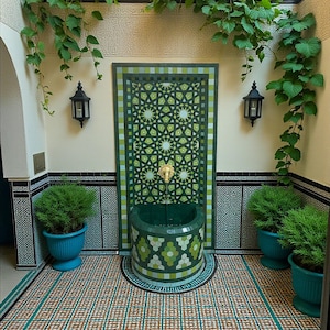 Fuente de mosaico marroquí hecha a mano: fuente de pared de azulejos Zellij verdes con caño de latón, decoración morisca para interior y exterior.