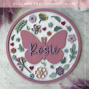 Schmetterling Namensschild SVG | Layered Floral Runde Namensschild für Mädchen | Benutzerdefinierte Name Kinderzimmer Wanddekoration | Laser Cut Datei für den Glowforge C02 Laser