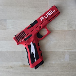 Milwaukee Replica Fuel - MilGlockEE - Accesorio para escritorio y caja de herramientas - Magnético - Impreso en 3D - Ambas mitades