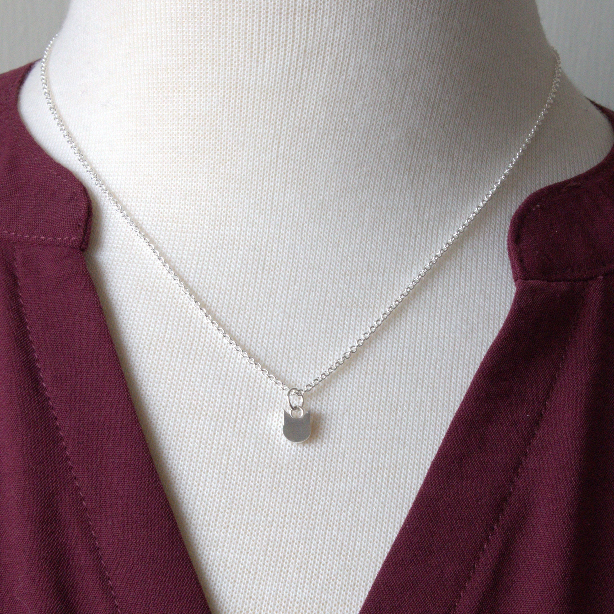 Cat Necklace, cat charm, cat jewelry, cat head, cat silhoulette jewelry, minimalist jewelry, cat pendant, silver cat jewelry