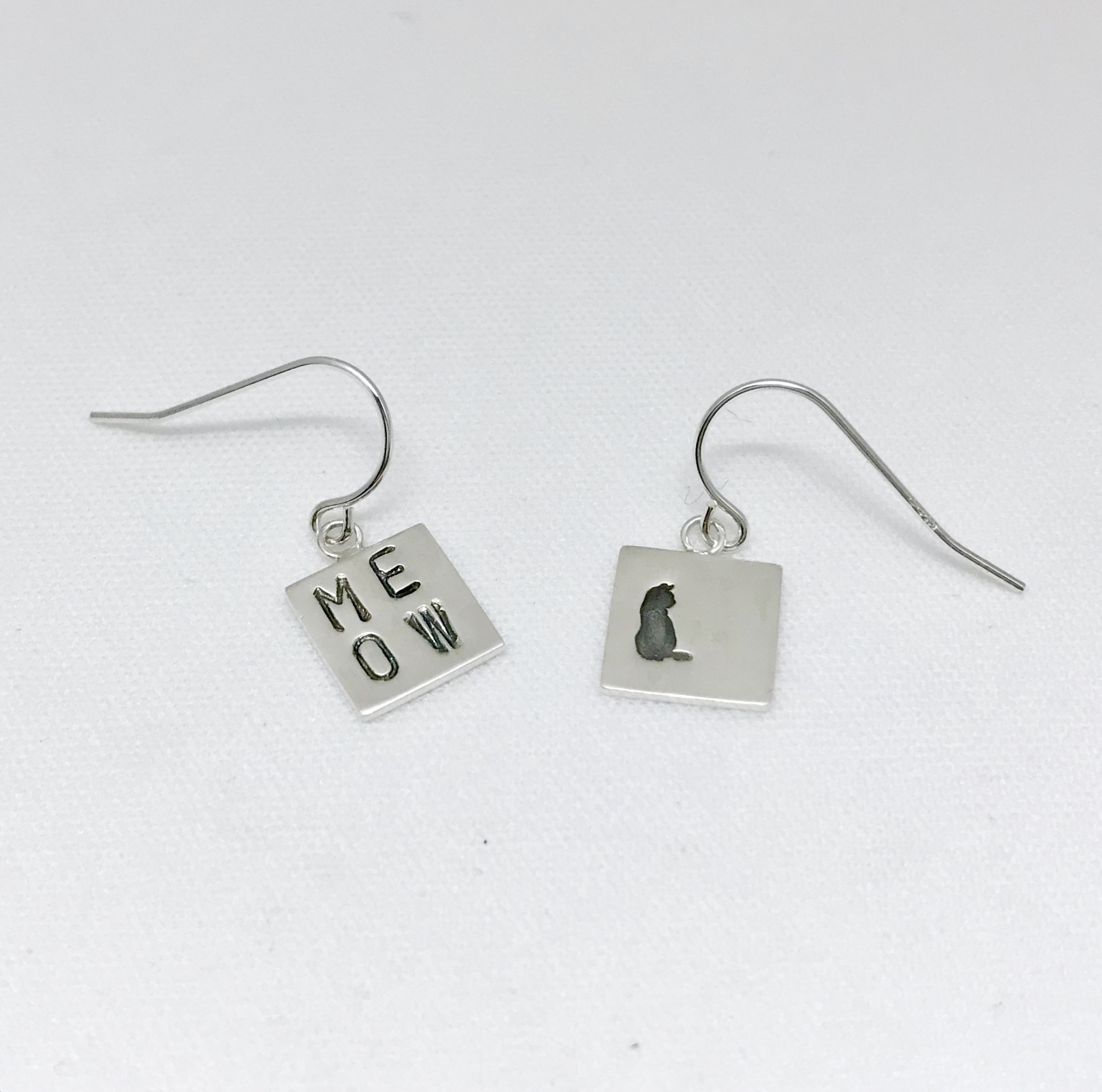 Cat earrings, MEOW/Cat Earrings, dangle earrings, gift for cat person, gift for sister, gift for mom, silver earrings, word earrings - Thumbnail 2