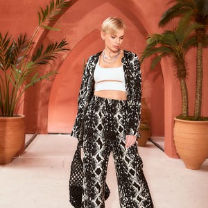 Zwart-witte loungeset – 2-delig gewaagd minimalistisch broekpak voor dames – moderne loungewear – cadeauklaar – beperkte lanceringsaanbieding