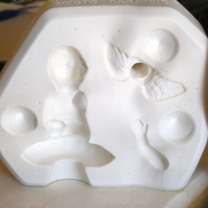 S-1810 Cherub Sitting on Pillow Blowing a Kiss 3&quot; Scioto Used Ceramic Mold