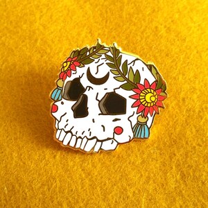 Ornate Skull Hard Enamel Pin with Floral Wreath