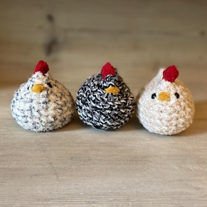 Crochet Chicken Plush – Handmade Amigurumi Hen or Rooster – Soft Stuffed Animal Toy – Cute Farmhouse Decor – Gift for Chicken Lovers