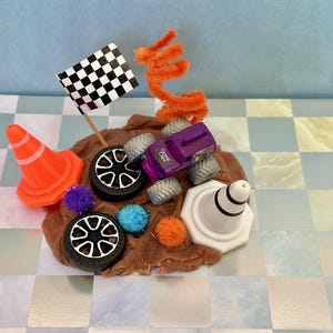 Monster Truck Play-deegpot – Feestartikelen – Verjaardagscadeau – Monster Jam – Cadeau voor kinderen – Zintuiglijk speelgoed – Uniek cadeau – Monster Truck-feest afbeelding 2
