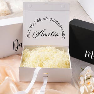Scatola regalo personalizzata per la proposta di damigella d'onore, scatola regalo vuota con chiusura magnetica, Vuoi essere la mia damigella d'onore?, regalo per la festa di addio al nubilato immagine 2