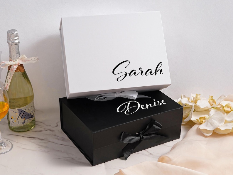 Scatola regalo personalizzata per la proposta di damigella d'onore, scatola regalo vuota con chiusura magnetica, Vuoi essere la mia damigella d'onore?, regalo per la festa di addio al nubilato immagine 10