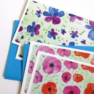 Klaprozen en viooltjes kaart - Set van 8 bloemenkaarten - print van een potloodtekening inclusief envelop - lente voorjaar bloemen kaart