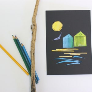 Mini cartel de la casa de la playa - Collage de papel pintado en negro - arte de la pared - tarjeta - Tarjeta de vacaciones con impresión estilo pizarra con impresión de Ocean Coastal