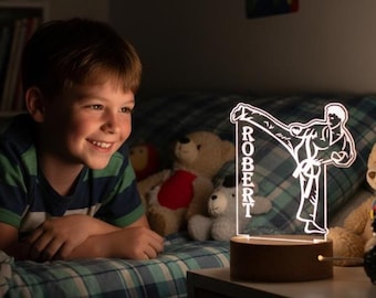 Taekwondo Boy Theme Nachtlicht, dekoratives Licht im sportlichen Stil, Rainbow & Warm LED Personalisiertes Nachtlicht, Wachstums-Geburtstagsgeschenk für Kinder