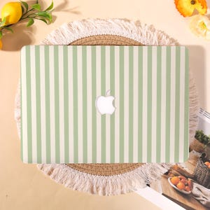 Grönt ränderHårt matt laptopskyddsfodral för MacBook Neo A18, Pro 14 16 15 13, Air 13 15, Ret 13/15, 2025 2026 MacBook M4 M5, Present till mamma