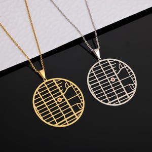 Personalisierte Karte Halskette mit Koordinaten, Geburtsort, erster Kuss oder spezieller Ort, einzigartiges Paar Geschenk, bedeutungsvoller Schmuck