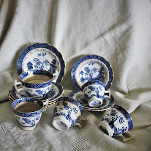Mismatched 12 Piece Lot of Antique Booths Real Old Willow Blue Tea Cups and Saucers Gold