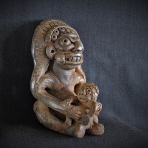Authentic Antique Pre-Columbian Teotihuacan Terracotta Figure Mother and Child  Artifact