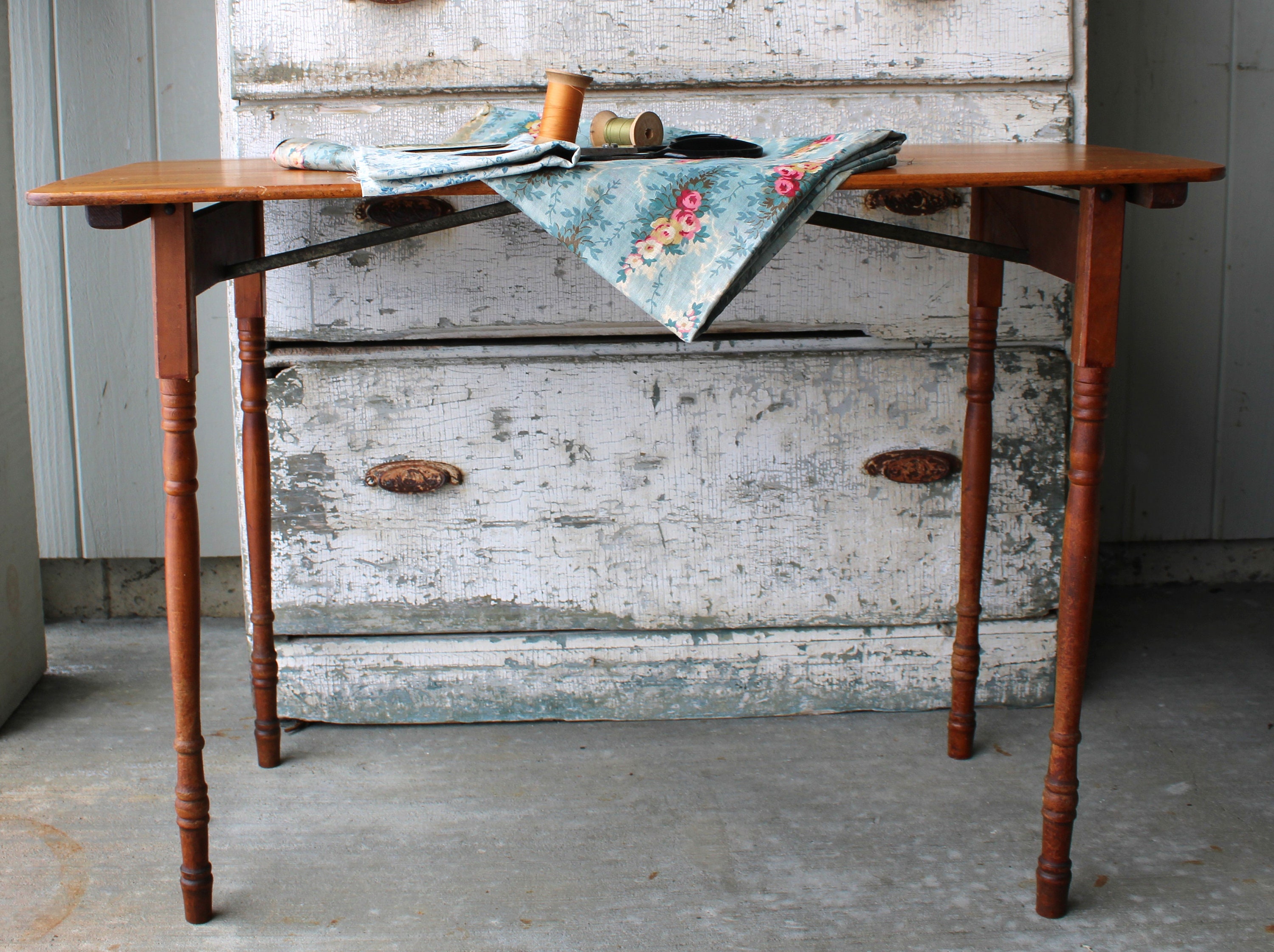 Antique Wooden Folding Sewing Tailor Table With Measure Portable ...