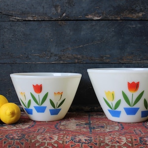 Vintage Fire King Ivory Milk Glass Oven Ware Glass Tulip Nesting Bowls