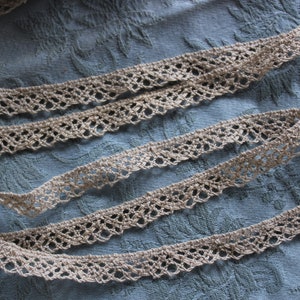 Antique Hand Made Ecru LInen Bobbin Lace Trim 19 ft