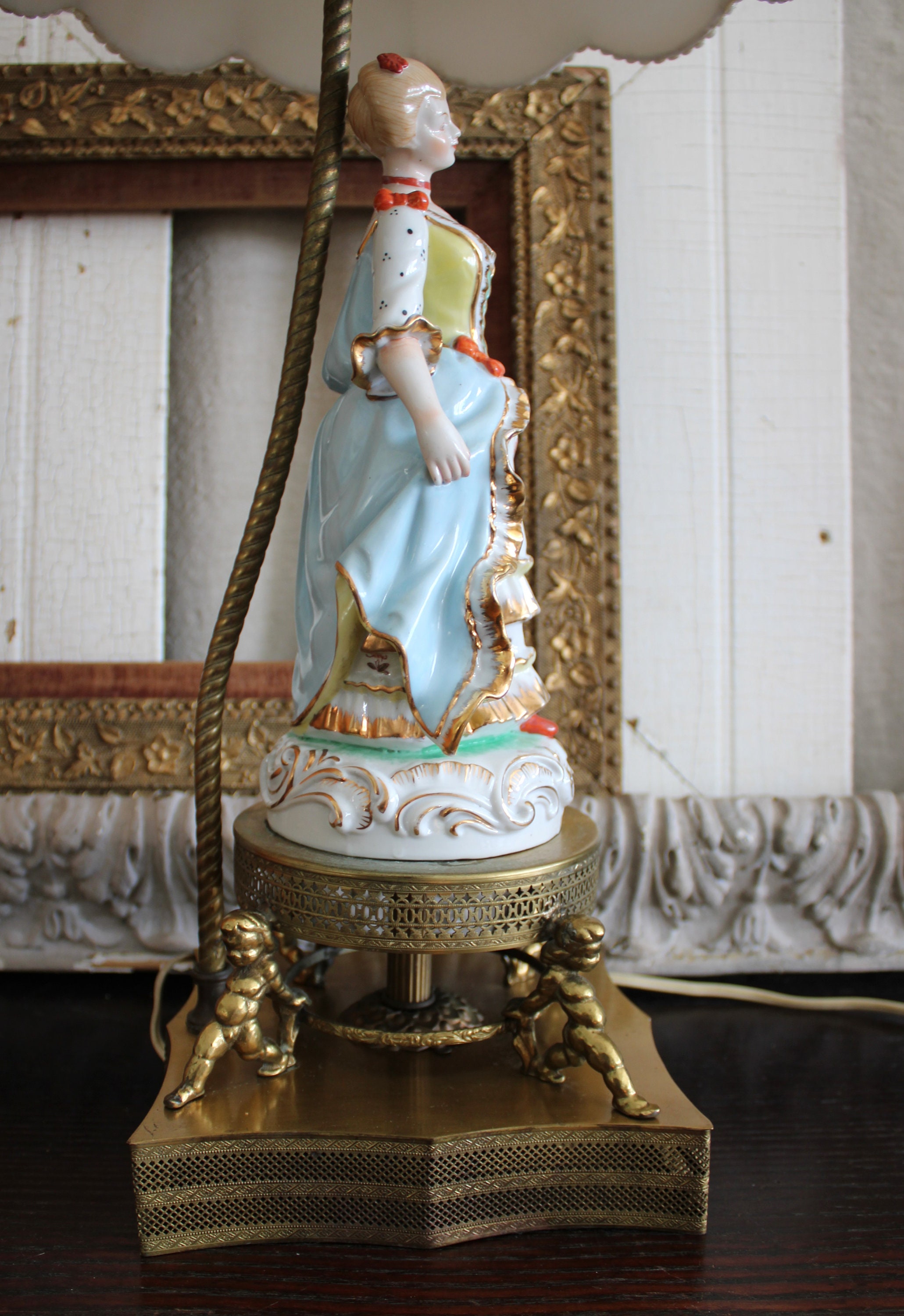 Vintage Victorian Style Romantic Figural Lady Hand Painted Vintage Victorian Style Romantic Figural Lady Hand Painted