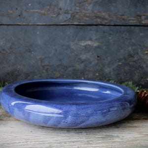 Vaso basso con base in ceramica artistica vintage Weller Art Pottery blu
