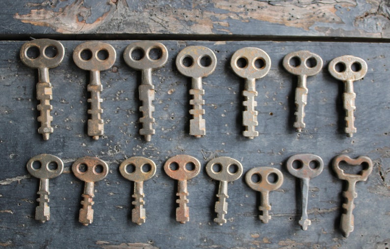 15 Antique 19th c Steel Pad Lock Keys image 1