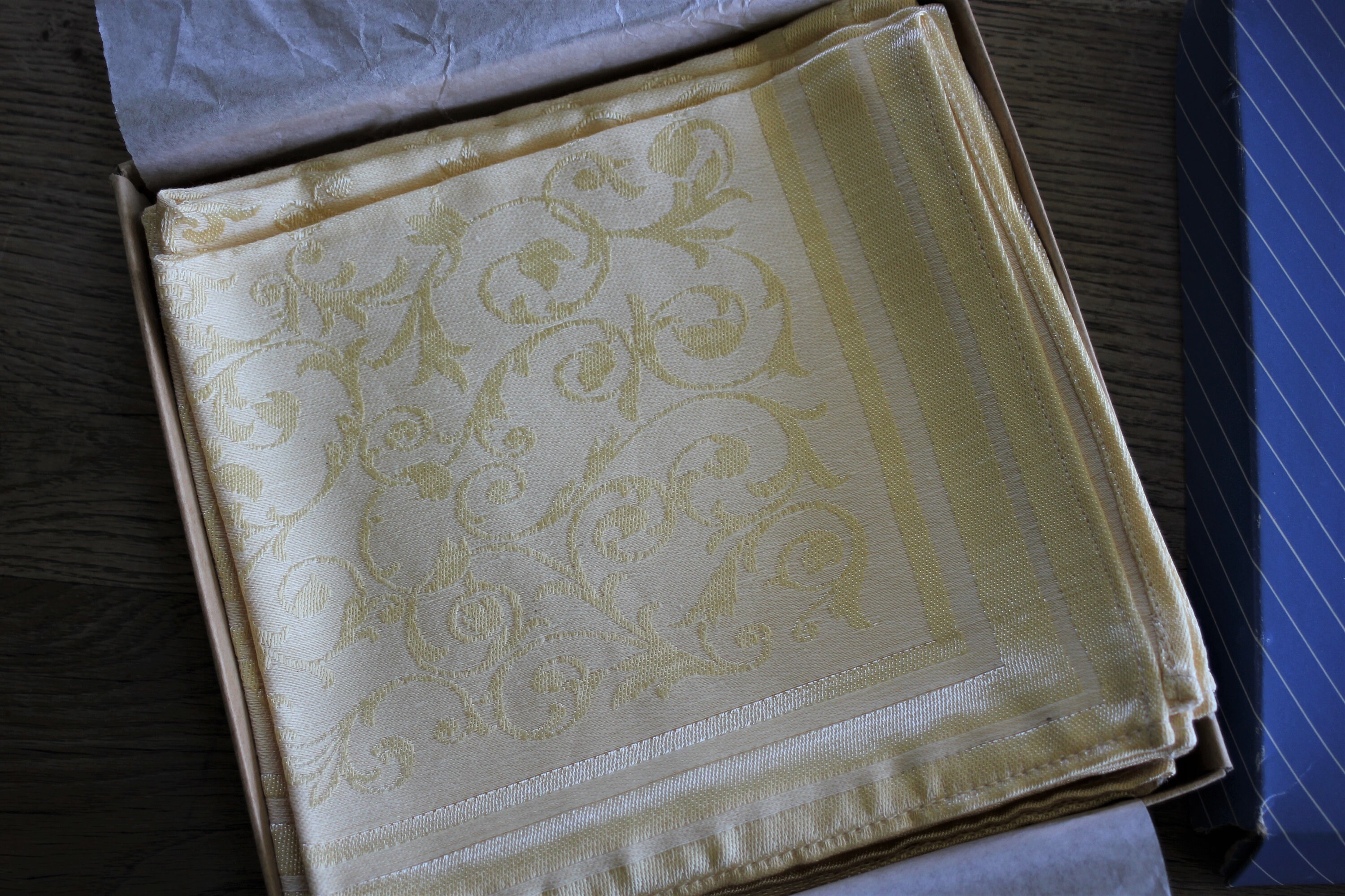 Set of 6 Unused Soft Yellow Damask Bates Andora Napkins Etsy