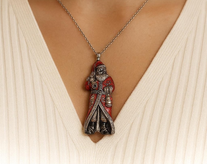 Vintage Sterling Silver Santa Claus Pendant Detailed Christmas Holiday Jewelry, Festive Collectible Gift Pin