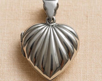Vintage Style Heart Locket Pendant, Ribbed Shell Design, 925 Sterling Silver