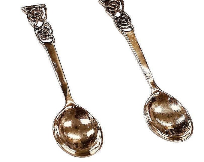 Antique and Vintage Style Pair of Salt Spoons 925 Sterling Silver Collectible Spoons, Miniature Spoons