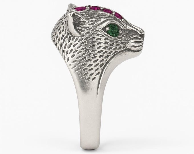 Antique Inspired Emerald and Ruby Cat Ring 925 Sterling Silver Hallmarked