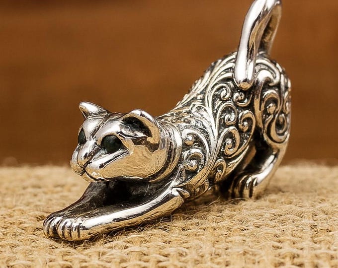 Antique Inspired Miniature Cat Kitten Figurine Emerald Eyes 925 Sterling Silver