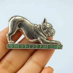 Vintage Sterling Silber Bulldogge Brosche mit Smaragd und Rubin Akzente Hunde-Liebhaber-Geschenk, Tier Schmuck, Sammlerstück Haustier Pin