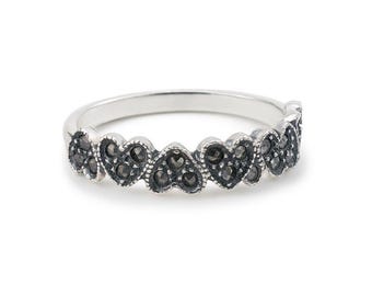 Anello a forma di cuore in argento sterling con marcasite in stile vintage
