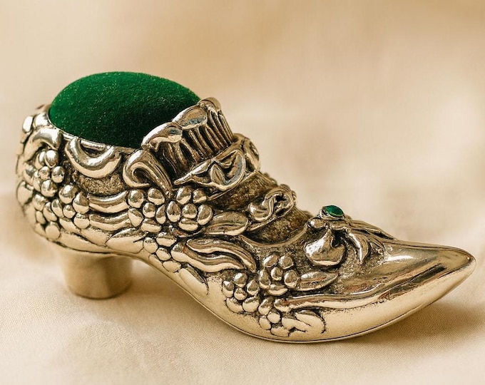 Antique Inspired Collectable Emerald Green Floral Shoe Pin Cushion 925 Sterling Silver