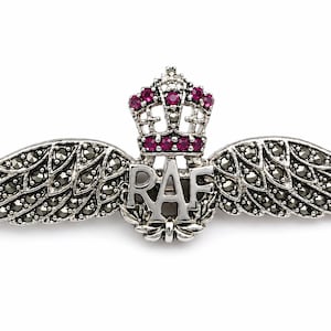 Broche RAF em estilo antigo com rubis e marcassitas em prata de lei 925.