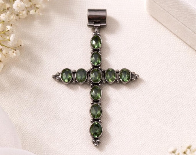 Victorian Style 925 Sterling Silver Peridot Cross Pendant Antique Inspired Gemstone Necklace