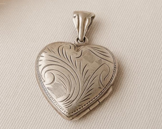 925 Sterling Silver Four Picture Heart Locket Pendant Keepsake Necklace Gift for Her