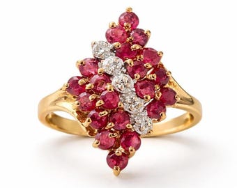 Vintage 10K Yellow Gold Natural Ruby Diamond Cluster Ring
