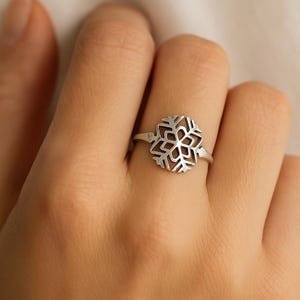 Snowflake Ring 925 Sterling Silver Hallmarked